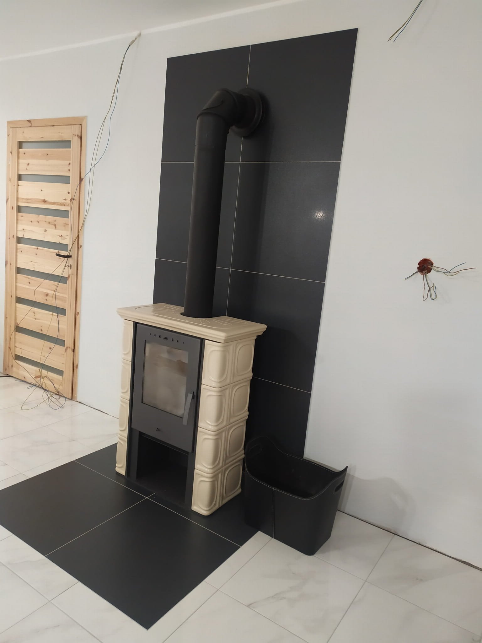 Koklinis židinys FLAMA ELDUR EKO (6 kW) Medaus